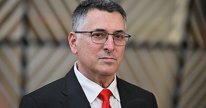 Глава МИД Израиля Гидеон Саар отправился с визитом в Азербайджан и Казахстан