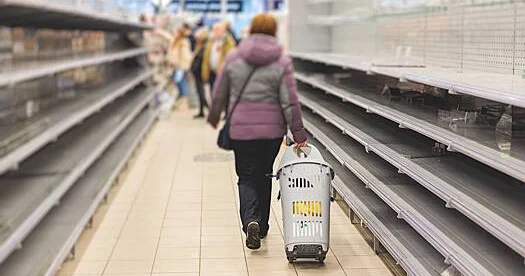 Amerikada ərzaq mağazalarının rəfləri boşdur...