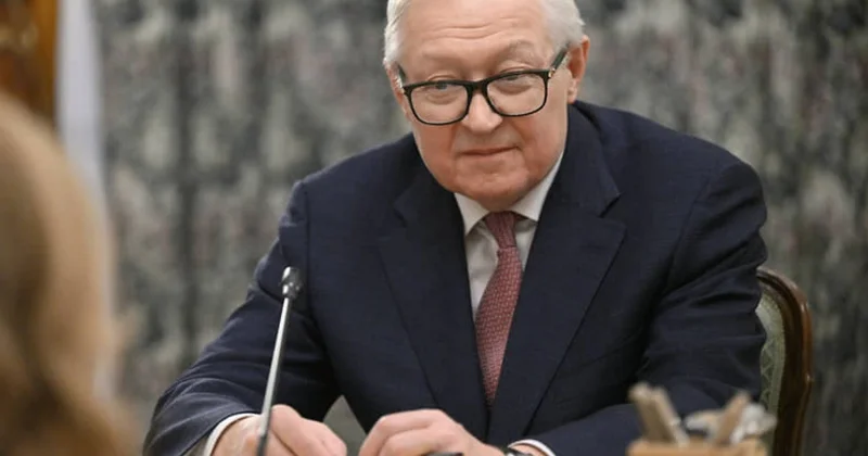 Замглавы МИД РФ: Контакты России и США по раздражителям без огласки идут в столицах