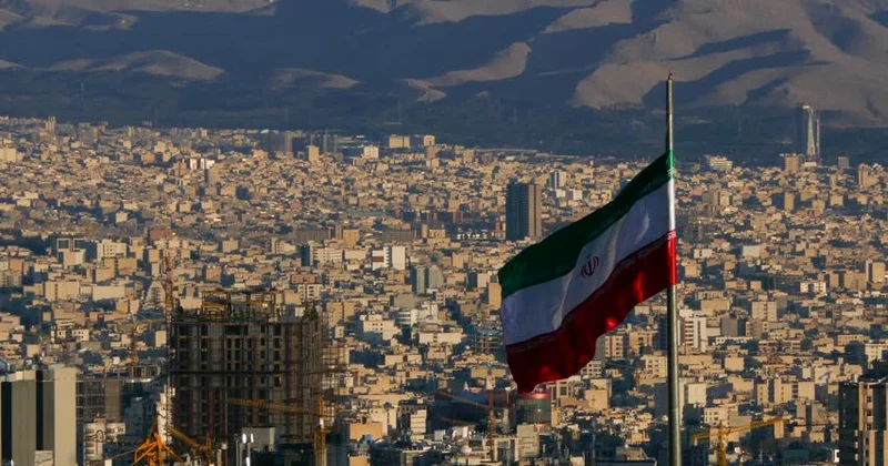 İrana qarşı hücumlara kim razıdır, kim narazı? SİYAHI