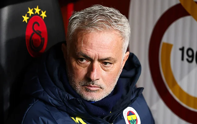 “Qalatasaray” Mourinyonu irqçilikdə ittiham etdi