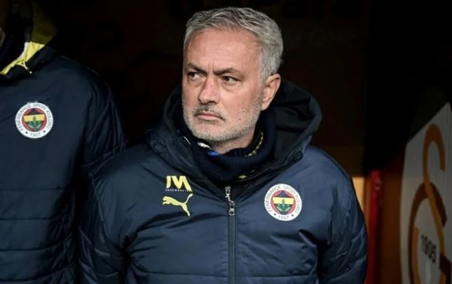 525 ci qəzet “Qalatasaray” Mourinyodan şikayət edəcək