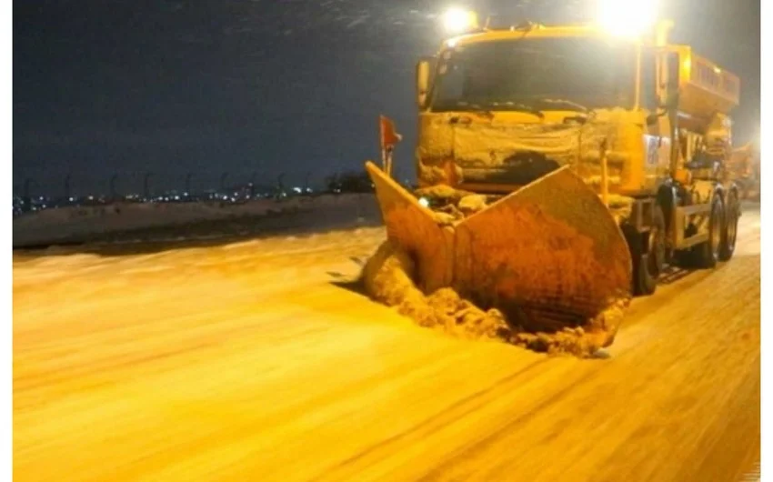 AAYDA: Yollar qardan təmizlənib, buzlaşmaya qarşı tədbirlər görülüb