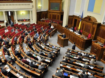 Rada Zelenskinin legitimliyini təsdiqlədi