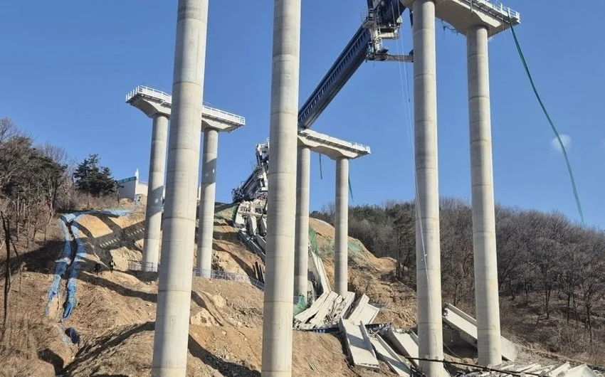 Cənubi Koreyada körpünün çökməsi nəticəsində ölənlərin sayı açıqlandı