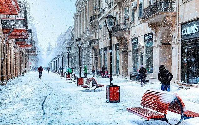 Şaxtalı hava davam edir, gecə saatlarından yağıntılar tədricən kəsilib