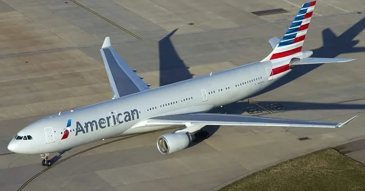 В самолете American Airlines после рейса в Колумбию обнаружили пулевые отверстия