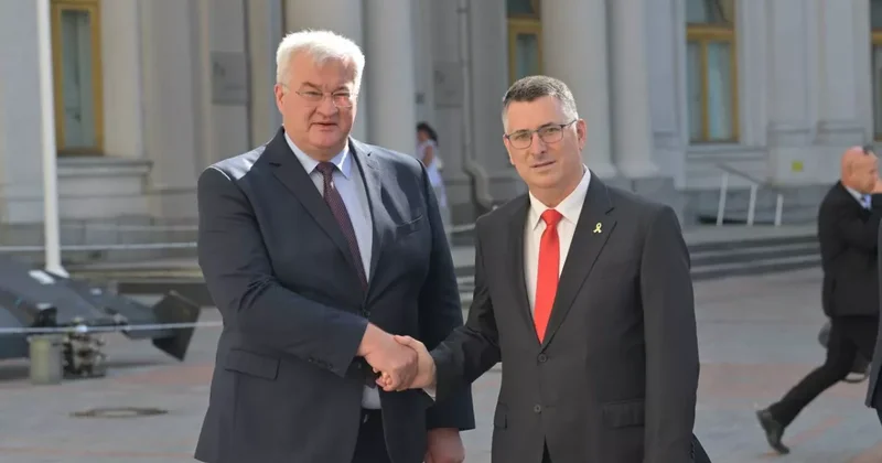 Украина и Израиль обсудили угрозу Ирана и гуманитарную помощь