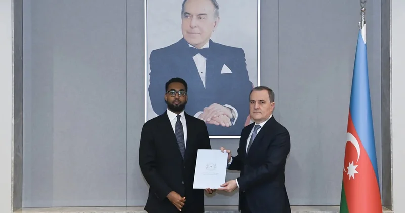 Somalinin ilk rezident səfiri etimadnaməsinin surətini Ceyhun Bayramova TƏQDİM ETDİ FOTO