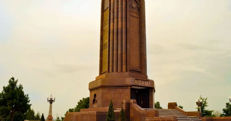 Gəncədə qadın Nizami məqbərəsinin körpüsündən yıxılıb