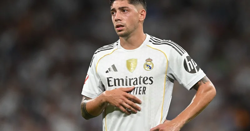 Federiko Valverde bir oyunluq cəzalandırıldı