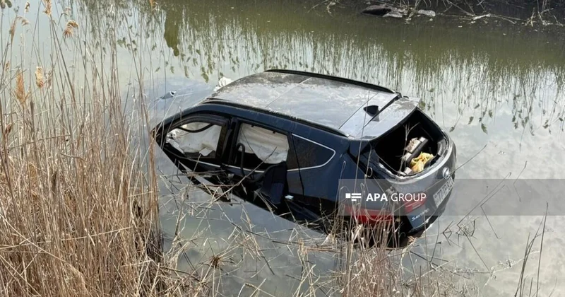 В Зардабе автомобиль упал в канал, есть погибшие и пострадавшие ВИДЕО