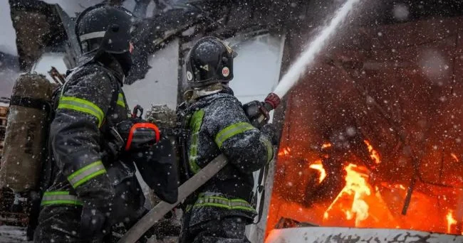 Belqorod elektrik, su və istiliksiz qaldı: gecə partlayışı düşmənin vacib infrastrukturunu sıradan çıxardı