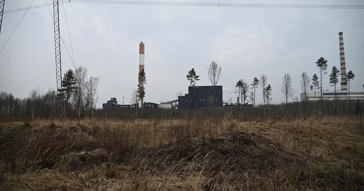 Еще один инцидент с беспилотником в Балтии: дрон врезался в трубу эстонской электростанции