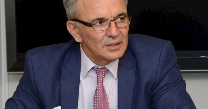 Əflatun Amaşov qəzaya düşdü, maşını aşdı