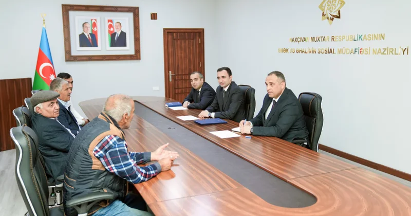 Naxçıvanda Çernobıl qəzası ilə əlaqədar əlilliyi olan şəxslərə avtomobillər təqdim olunub