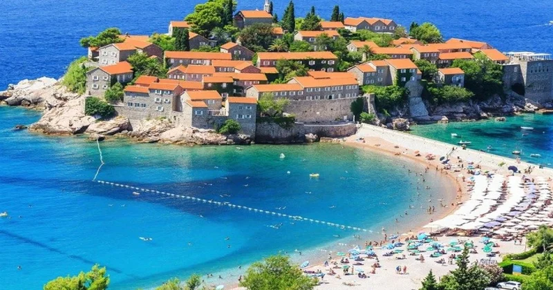 Azərbaycanla Monteneqro arasında birbaşa çarter uçuşları təşkil edilə bilər