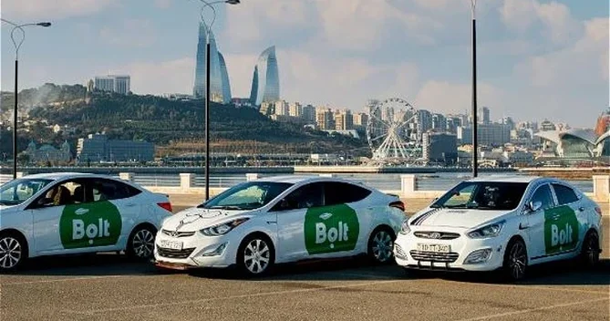 Bolt sürücülər üçün komissiyanı qaldırdı və sərnişinlər üçün xidmət haqqı tətbiq etdi FOTO
