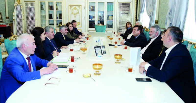 AMEA da rumıniyalı alimlərlə görüş