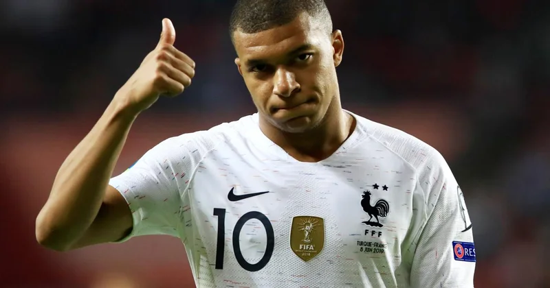 Mbappe “Qızıl buts”u qazandı