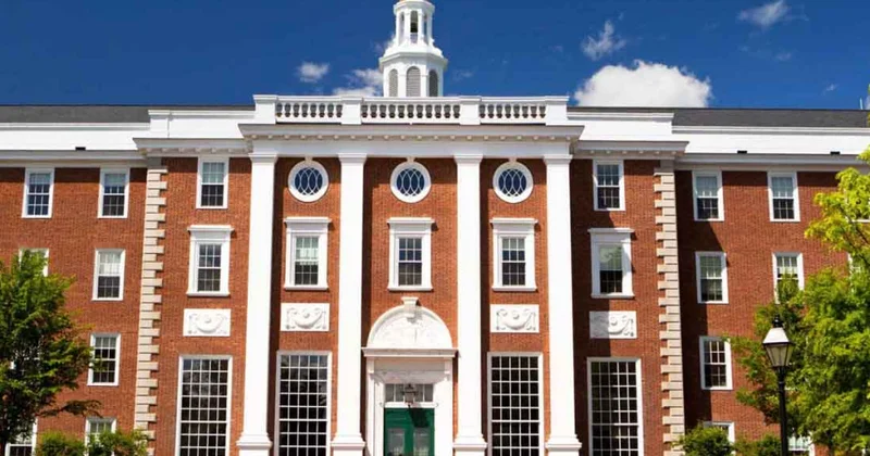 Məhkəmə Harvard Universiteti ilə bağlı hökumət qərarını ləğv edib