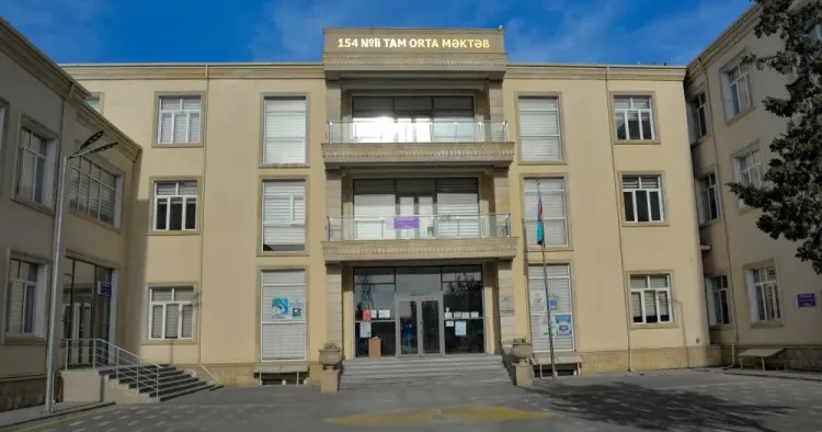 Bu məktəbin 13 şagirdi imtahanda yüksək nəticə göstərdi FOTO