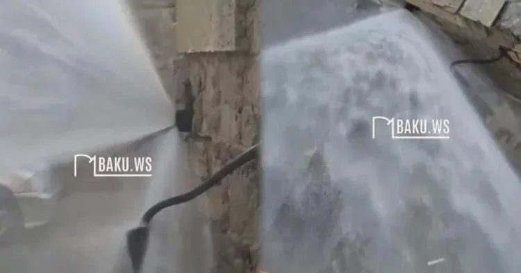 Bakıda su borusu partlayıb
