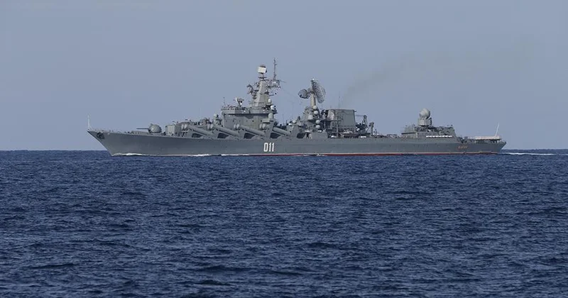Россия сопровождает свой теневой флот боевыми кораблями