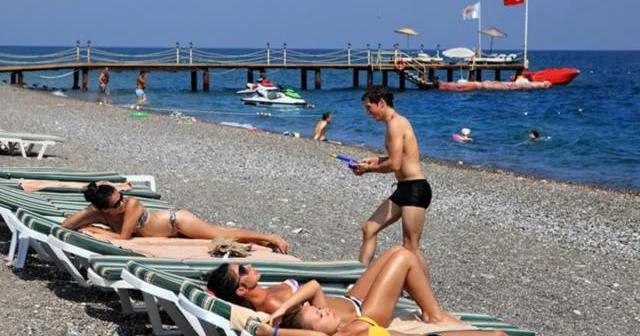 Türkiyədə istirahət edən alman turistlər kəmərlərini sıxıblar...