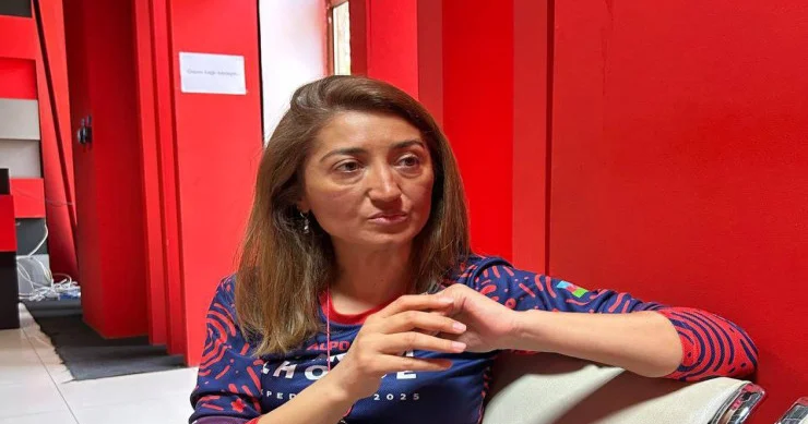 Azərbaycan bayrağını Everestin zirvəsinə çıxaranda göz yaşlarımı saxlaya bilmədim Vəfa Musayeva