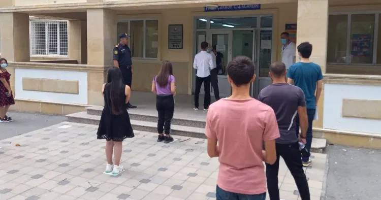 Bugünkü imtahanda başqasının yerinə imtahana gələn aşkarlandı 9 nəfər isə...