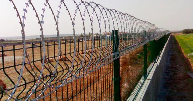 Qonşu ölkə sərhəddə 400 km uzunluqda təhlükəsizlik divarı tikir