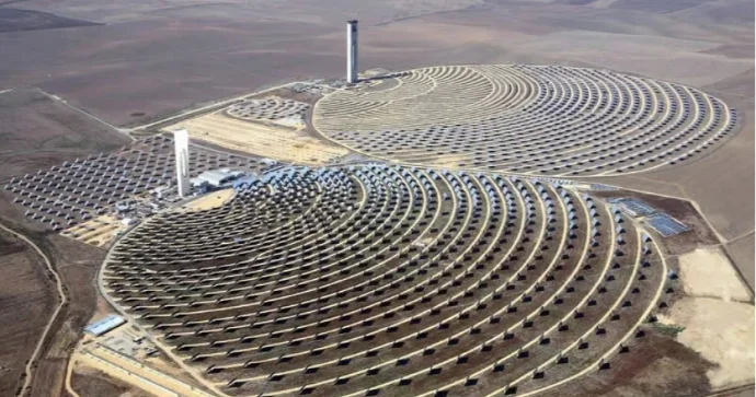 Avtomobil güzgüləri vasitəsilə günəş enerjisinin hasilatı 40 faiz ucuzlaşdırılıb VİDEO