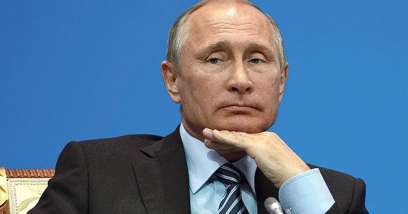 Украинские дроны едва не настигли Путина в Курске