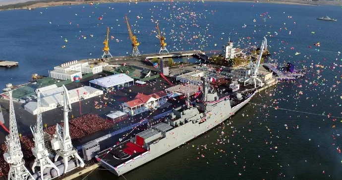 Hərbi gəminin suya buraxılması zamanı baş verən qəzaya görə saxlanılanlar var
