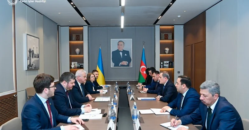 Главы МИД Азербайджана и Украины проводят переговоры в расширенном составе