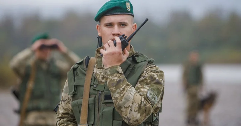Ukrayna Belarusla sərhəd boyunca müdafiə qurur