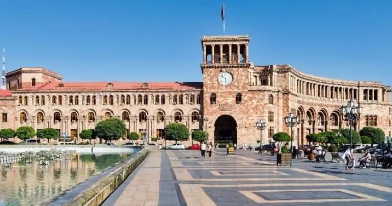 Ermənistanla dialoqu davam etdiririk:Kreml sözçüsü