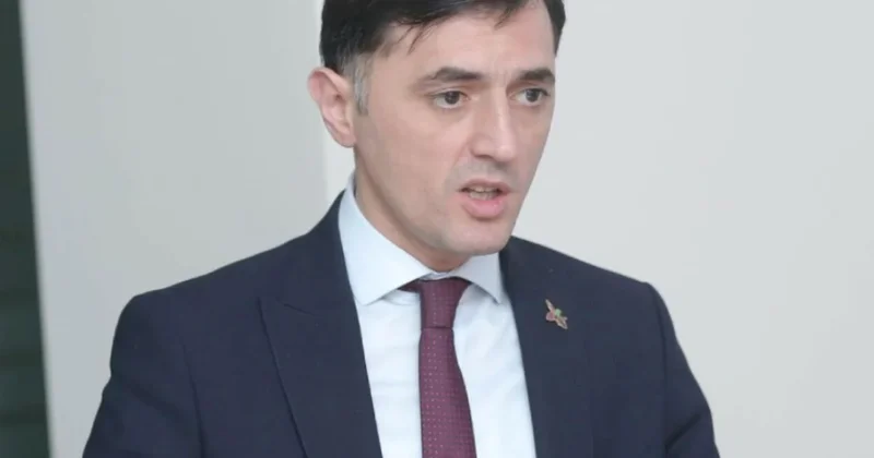 Əslində məmurlar vətəndaşları çoxuşaqlılığa səsləməlidi, nəinki belə...