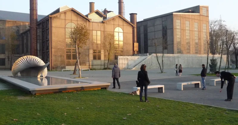 Bağlanan universitet yenidən açıldı