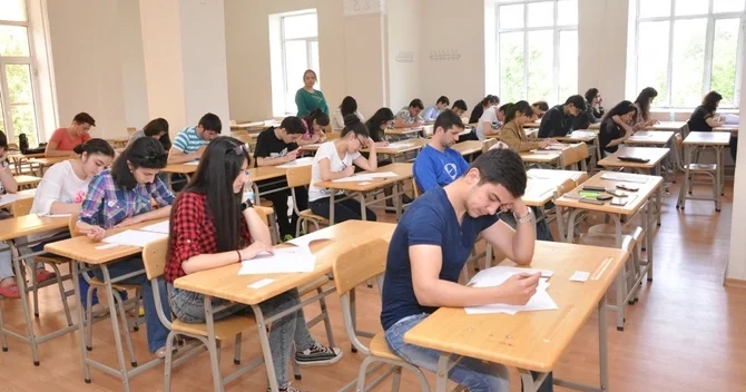 Yağışa görə buraxılış imtahanlarında iştirak edə bilməyən şagirdlərə ŞAD XƏBƏR