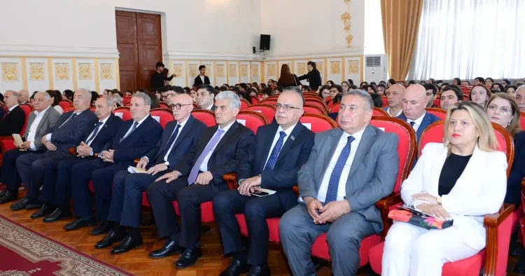 “Ana dili: kimlik və gələcək” gənclərin iştirakı ilə respublika konfransı keçirildi FOTO