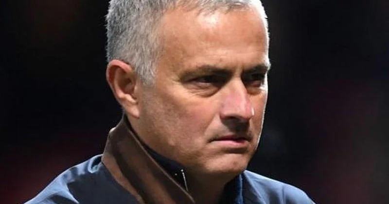 Mourinyo 10 futbolçunu Real da görmək İSTƏMİR