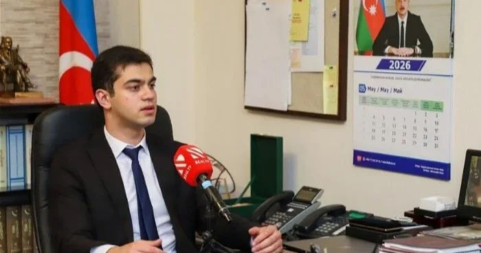 20 yaşlı gənc bu gün ADU ya rektorluq etdi Foto
