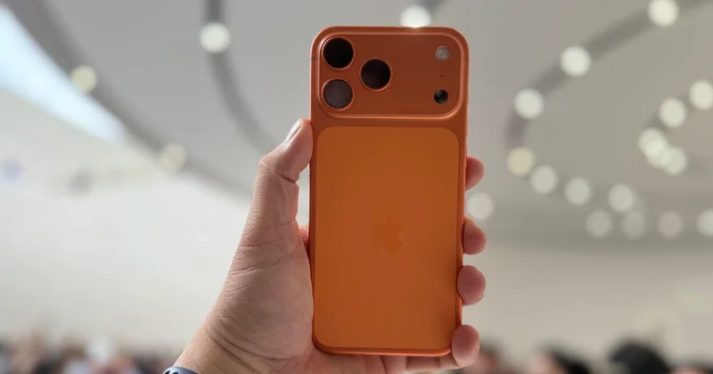 iPhone 18 Pro çexolları ilk dəfə ortaya çıxdı: iPhone 17 Pro ilə uyğun gəlmir FOTO