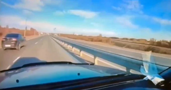 Qadın sürücü qəzaya səbəb oldu; avtomobil körpüyə çırpıldı FOTO VİDEO