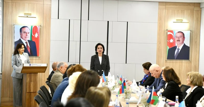 AzMİU da dil və tarixi şüura həsr olunmuş elmi seminar keçirilib FOTOLAR