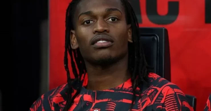 Milan ın ulduzu üç liqadan təklifləri nəzərdən keçirir