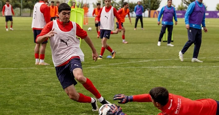 U 20 nin toplanış üçün heyəti bilindi