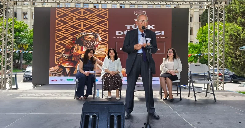 Şərq poeziyasının zirvəsi Xaqani Şirvaninin 900 illik irsi yad edildi